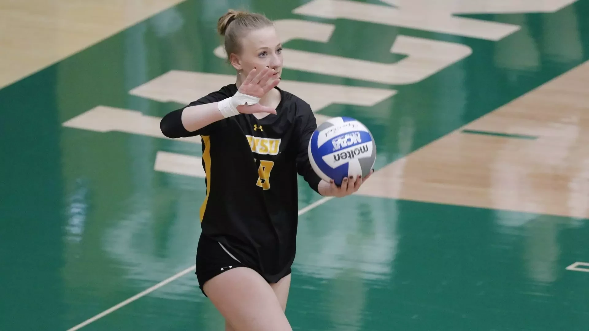 Yellow Jackets Face #22 Orediggers for Senior Night