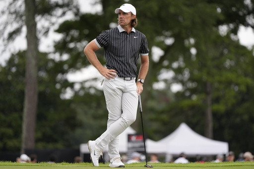 Fleetwood and Henley share Tour Championship lead in a tight race for a $10M prize