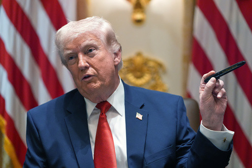 Trump interrupts a Cabinet meeting dealing with the Iran war and rising prices to talk Sharpies