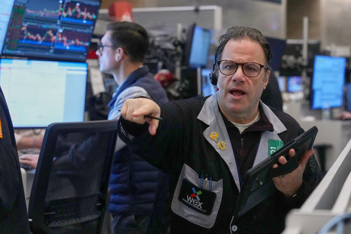 US stock indexes slip in their return from a 3-day weekend