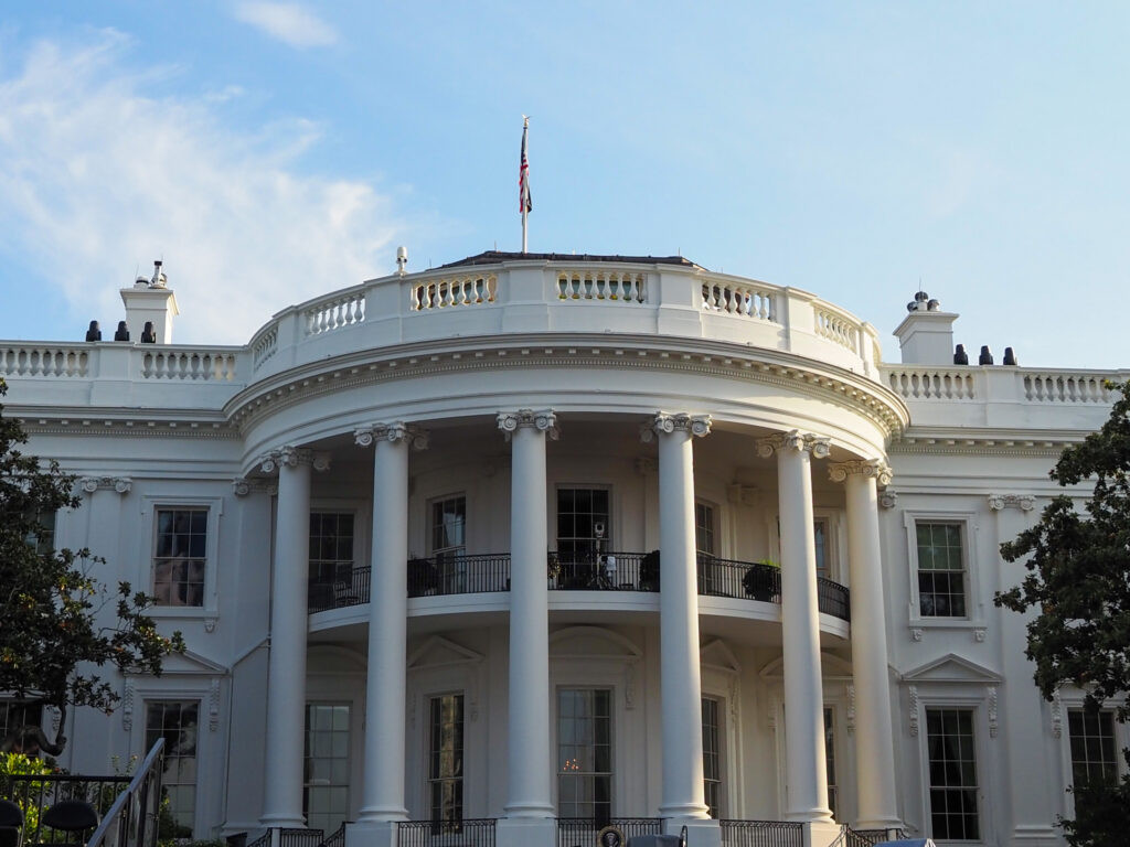 Judge extends temporary access to White House for news organizations Trump banned