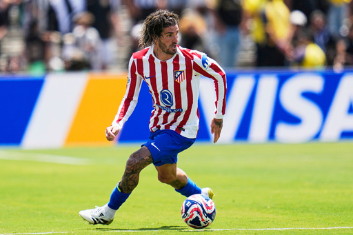 FILE - Atletico Madrid's Rodrigo De Paul controls the ball during the Club World Cup Group B soccer match between Atletico Madrid and Botafogo in Pasadena, Calif., June 23, 2025. (AP Photo/Gregory Bull, File)