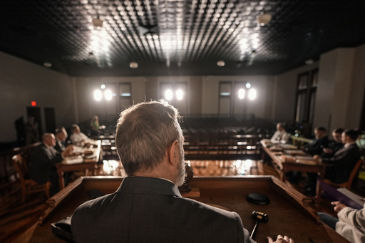 Stan Lane, portraying Judge John T. Raulston in the play "Destiny in Dayton" acts during a rehearsal, July 8, 2025, in Dayton, Tenn. (AP Photo/Mike Stewart)