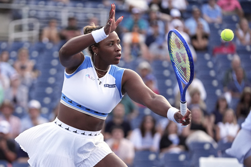 Taylor Townsend, of the United States, returns a shot during her doubles match with her partner, with Katerina Siniakova, of the Czech Republic, against Aldila Sutjiadi, of Indonesia, and Nadiia Kichenok, of Ukraine, in the second round of the U.S. Open tennis championships, Thursday, Aug. 28, 2025, in New York. (AP Photo/Frank Franklin II)