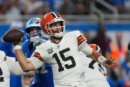 Cleveland Browns quarterback Joe Flacco (15) throws during the second half of an NFL football game against the Detroit Lions, Sunday, Sept. 28, 2025, in Detroit. (AP Photo/Paul Sancya)
