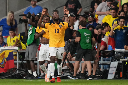 CORRECTS PLAYER - Ecuador's Enner Valencia (13) celebrates a goal against the United States during the first half of an international friendly soccer match in Austin, Texas, Friday, Oct. 10, 2025. (AP Photo/Eric Gay)