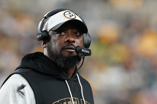 Pittsburgh Steelers head coach Mike Tomlin watches during the first half of an NFL football game against the Green Bay Packers Sunday, Oct. 26, 2025, in Pittsburgh. (AP Photo/Matt Freed)