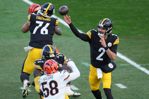 Pittsburgh Steelers quarterback Mason Rudolph (2) throws against the Cincinnati Bengals during the first second of an NFL football game Sunday, Nov. 16, 2025, in Pittsburgh. (AP Photo/Gene J. Puskar)