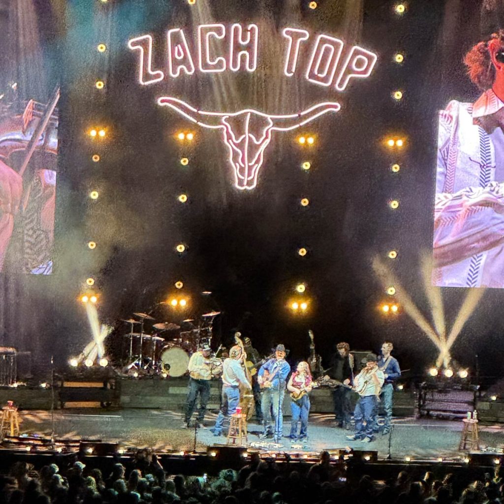 Blue grass section of Zach Top's set.